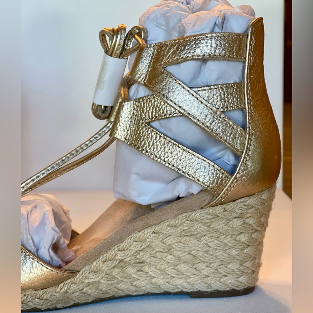 NIB VIONIC GOLD ARUBA CALYPSO WEDGE SANDALS WOMENS SIZE 5 LEATHER ESPADRILLES - Picture 4 of 11